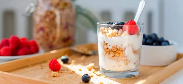 Receta 7 Parfait de yogur con frutos rojos y nueces