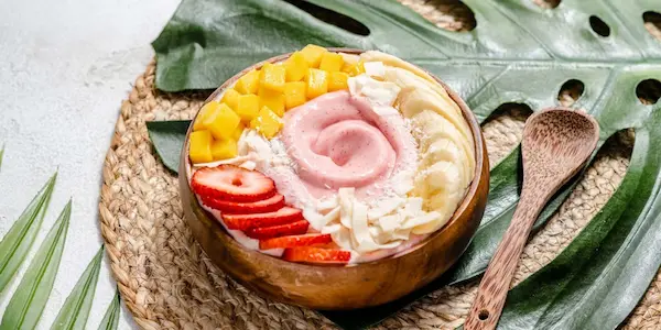 Receta 8 Smoothie bowl de frutas tropicales